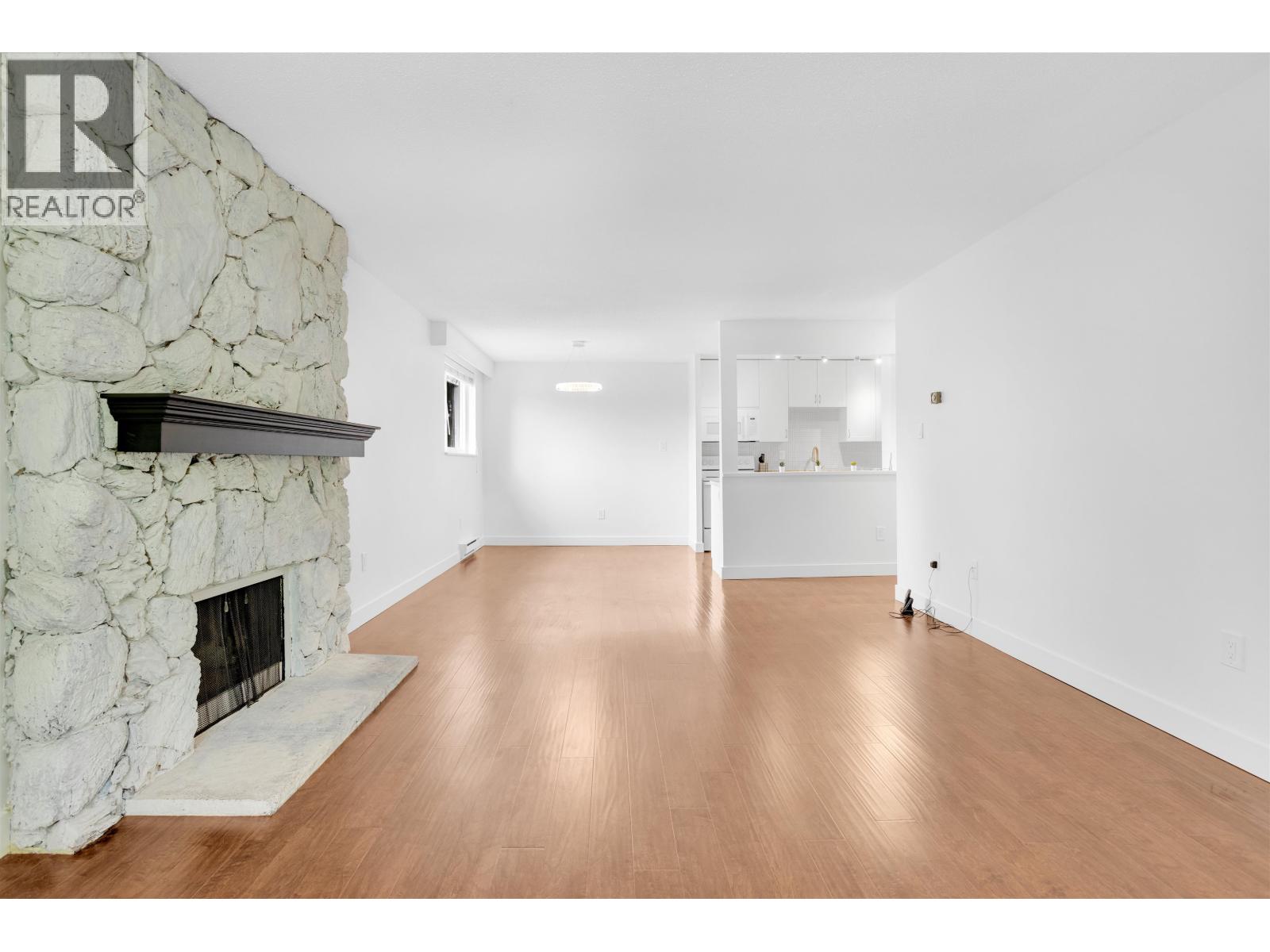 307 2381 Bury Avenue, Port Coquitlam, British Columbia  V3C 1Z9 - Photo 9 - R3039104