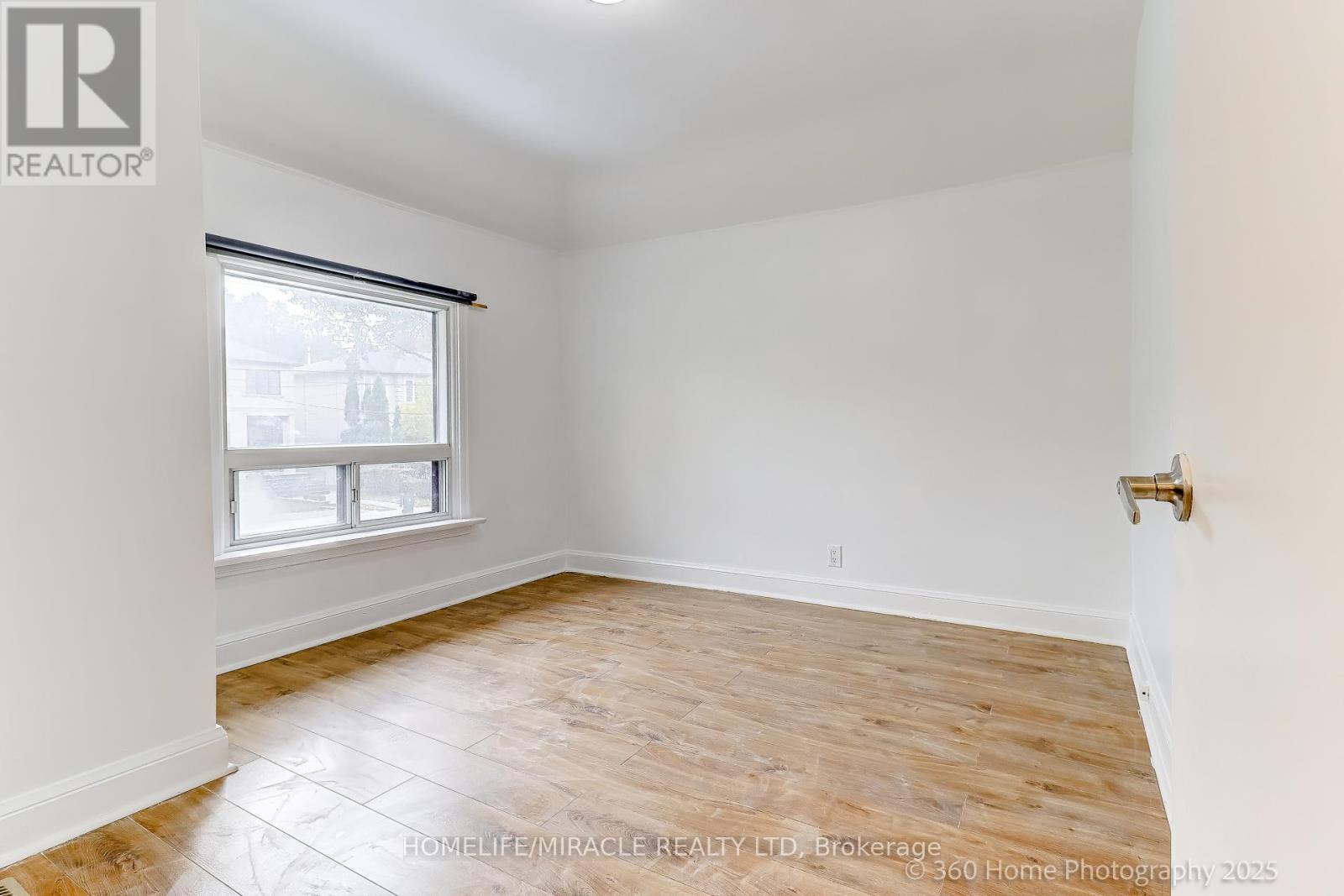 Entire House - 106 Johnston Avenue, Toronto, Ontario  M2N 1H2 - Photo 7 - C12564956