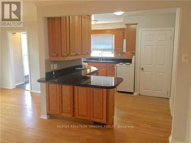 87 Wedgewood Drive, Toronto, Ontario  M2M 2H6 - Photo 4 - C12564964