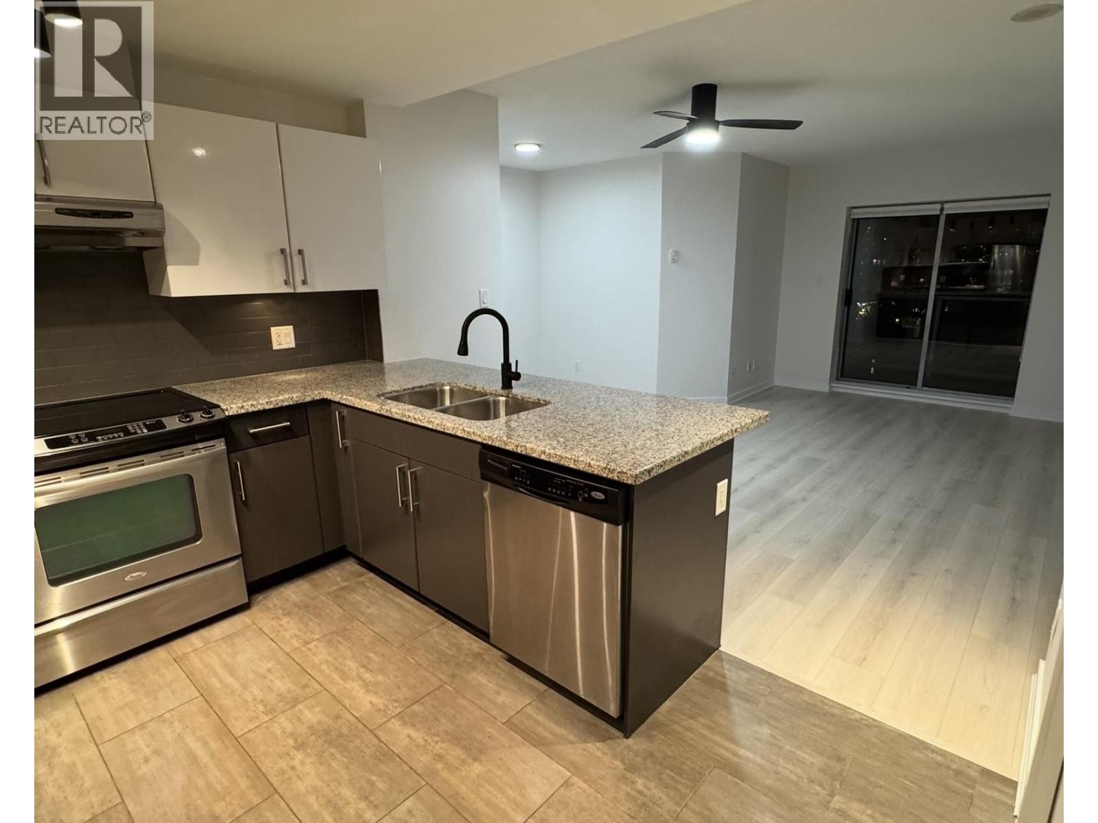 907 14 Begbie Street, New Westminster, British Columbia  V3M 0C4 - Photo 3 - R3060814