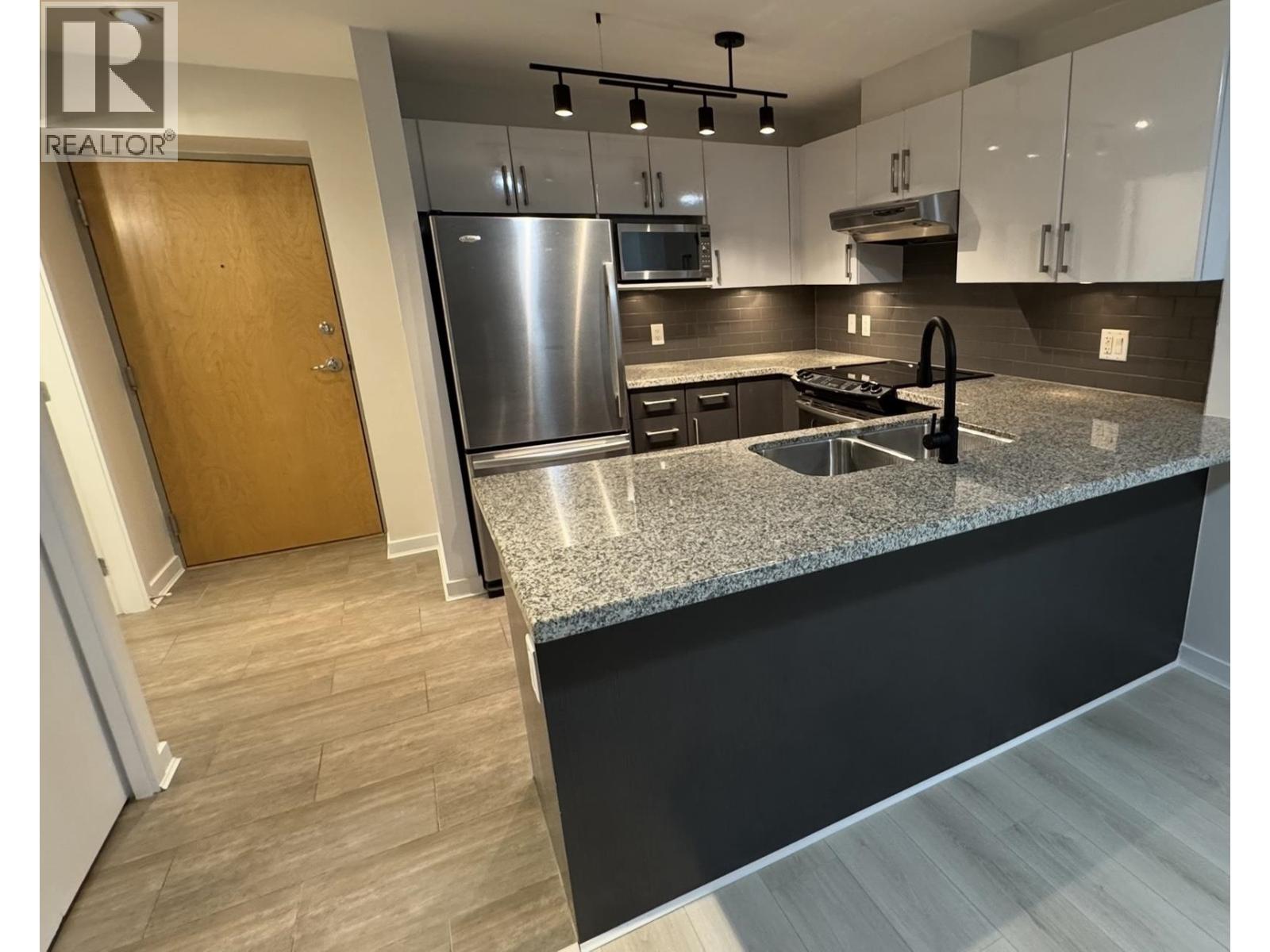 907 14 Begbie Street, New Westminster, British Columbia  V3M 0C4 - Photo 2 - R3060814