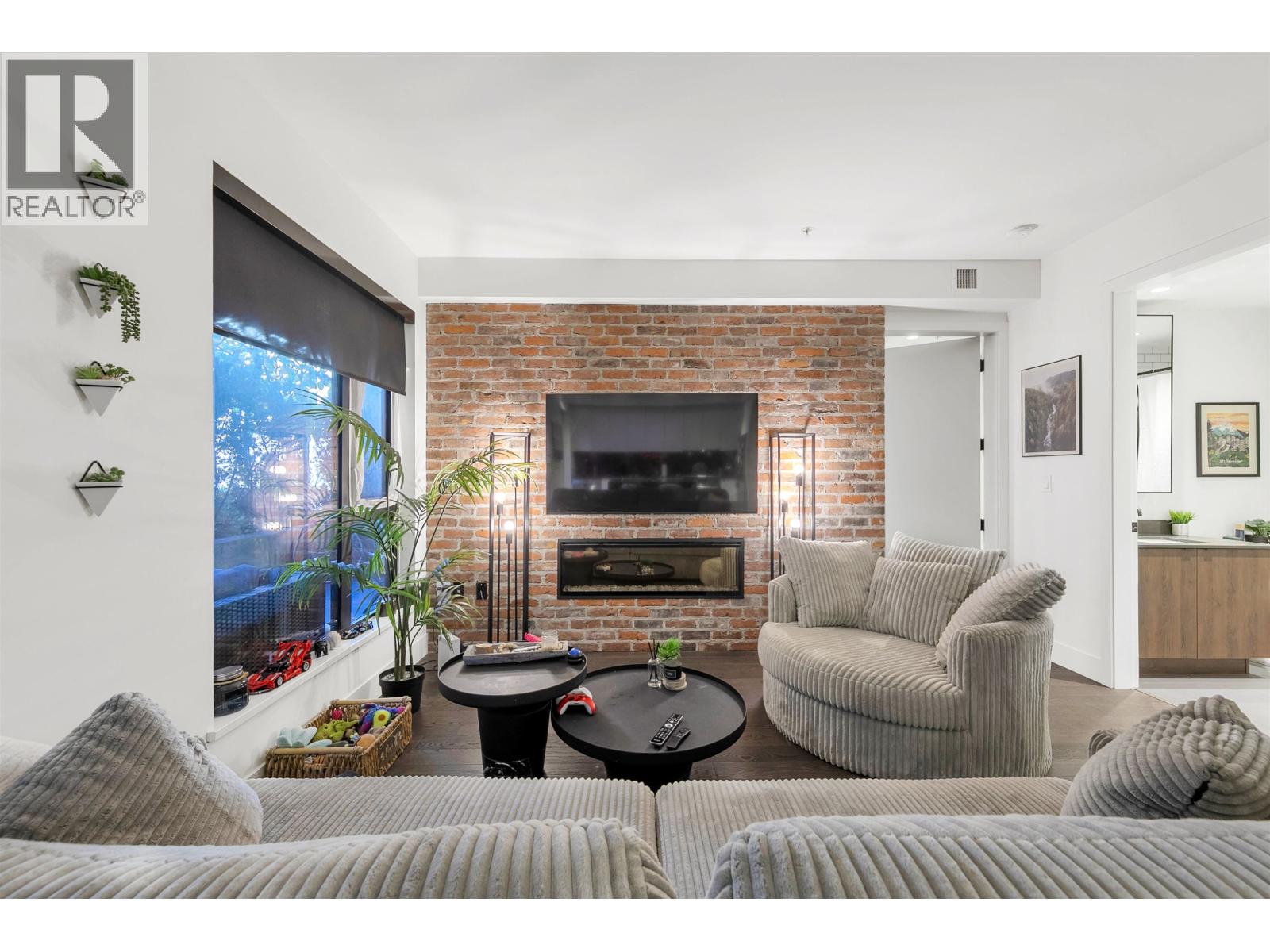 216 83 Moody Street, Port Moody, British Columbia  V3H 0K7 - Photo 2 - R3069166