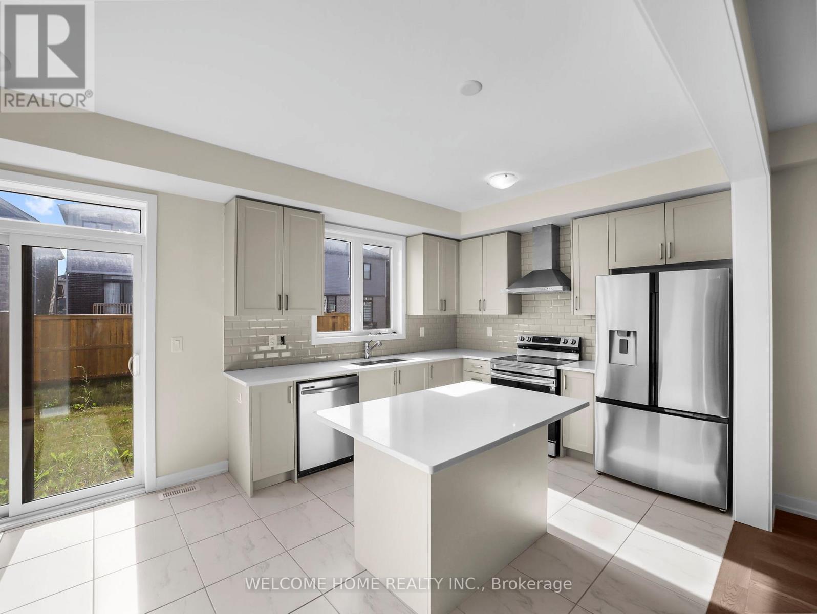 6 Sun Haven Lane, Thorold, Ontario  L2V 0K6 - Photo 4 - X12564934