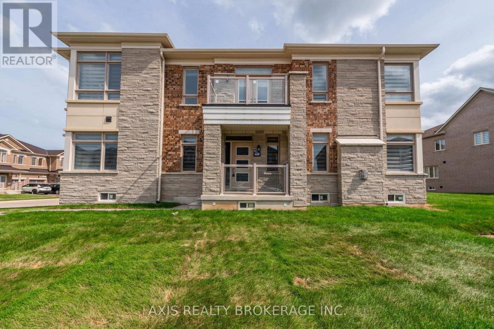 43 SILVER MEADOW GARDENS, Hamilton, Ontario