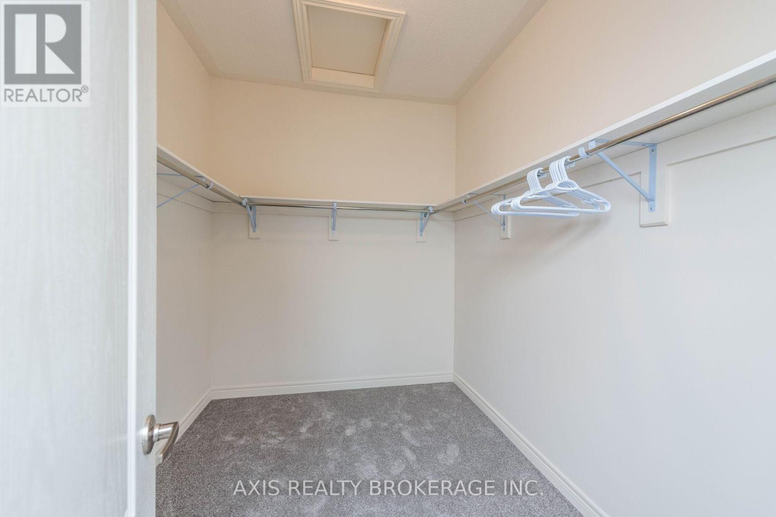 43 Silver Meadow Gardens, Hamilton, Ontario  L8B 1Z4 - Photo 27 - X12564968