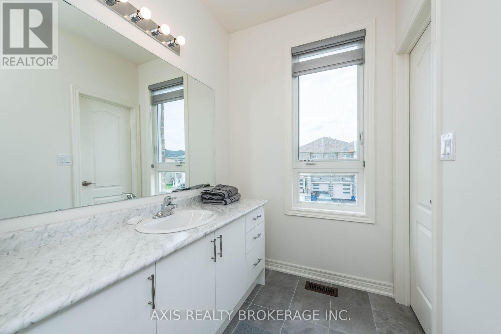 43 Silver Meadow Gardens, Hamilton, Ontario  L8B 1Z4 - Photo 31 - X12564968