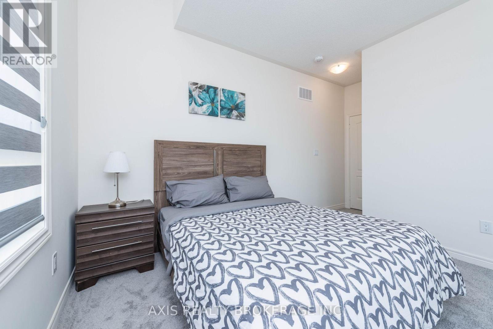 43 Silver Meadow Gardens, Hamilton, Ontario  L8B 1Z4 - Photo 34 - X12564968