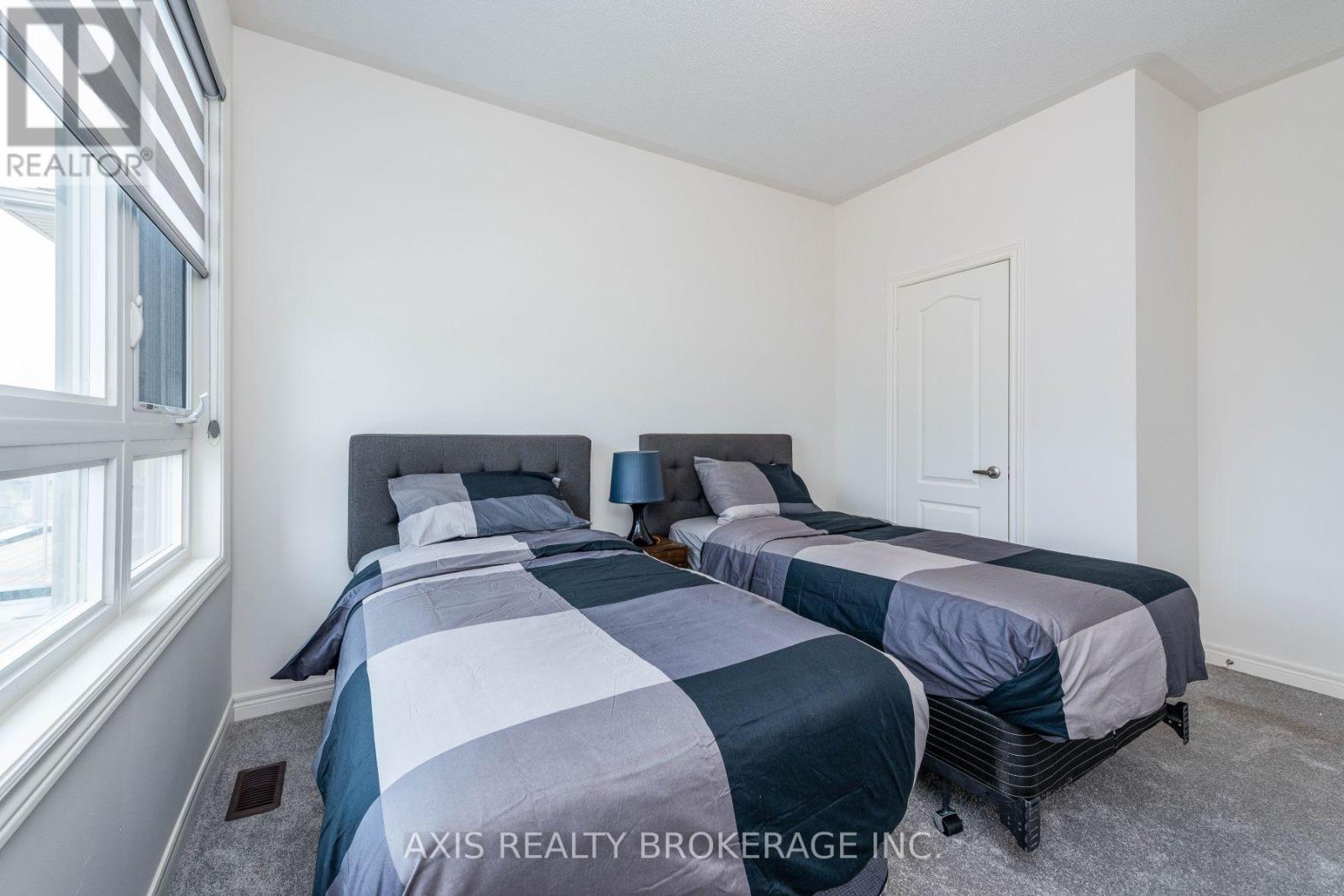 43 Silver Meadow Gardens, Hamilton, Ontario  L8B 1Z4 - Photo 36 - X12564968