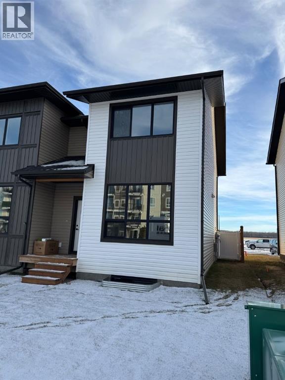 48 Irvin Way, Sylvan Lake, Alberta  T4S 0W2 - Photo 1 - A2271989