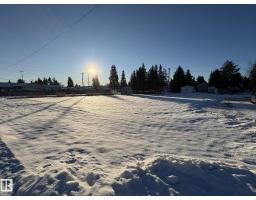 5204,5208 48 ST Waskatenau