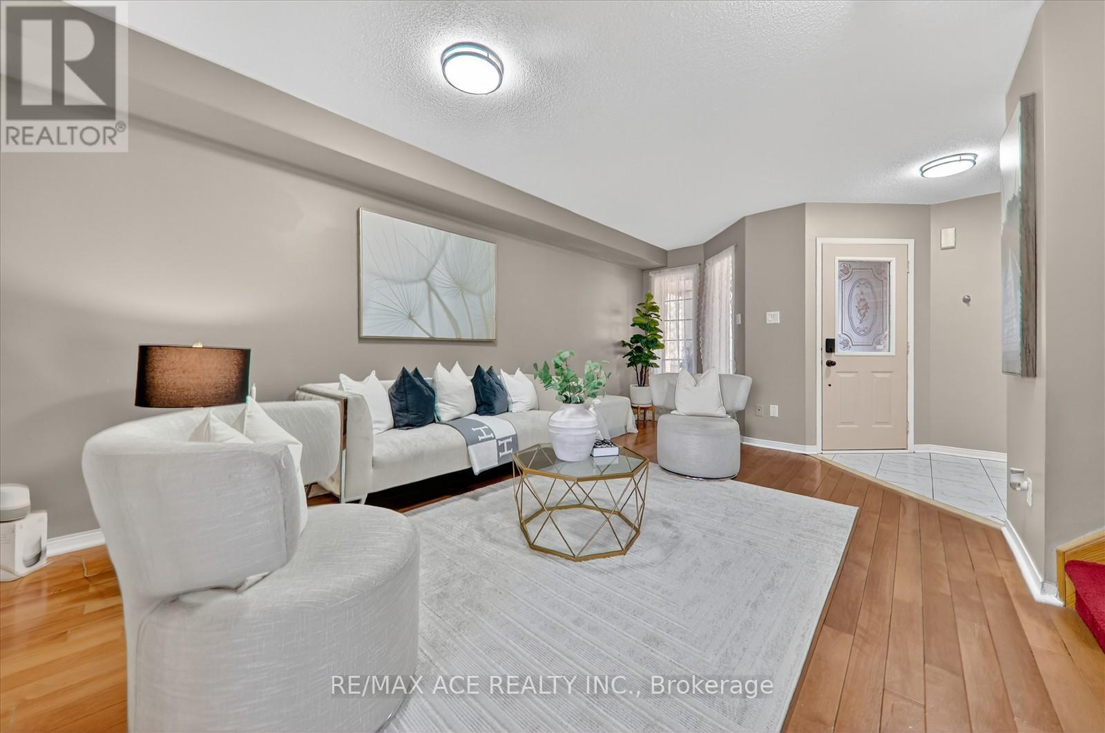 33 Andona Crescent, Toronto, Ontario  M1C 5J6 - Photo 10 - E12564980