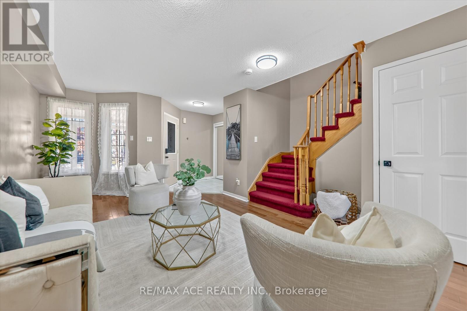 33 Andona Crescent, Toronto, Ontario  M1C 5J6 - Photo 11 - E12564980