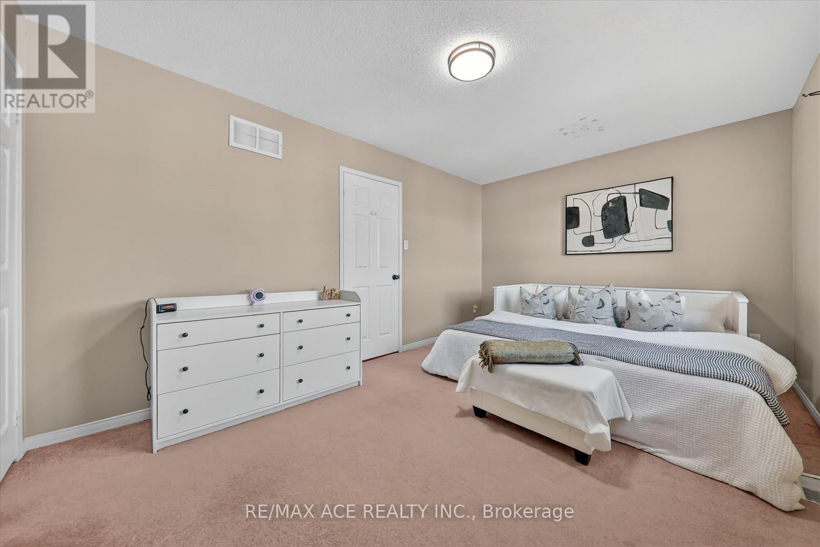 33 Andona Crescent, Toronto, Ontario  M1C 5J6 - Photo 21 - E12564980