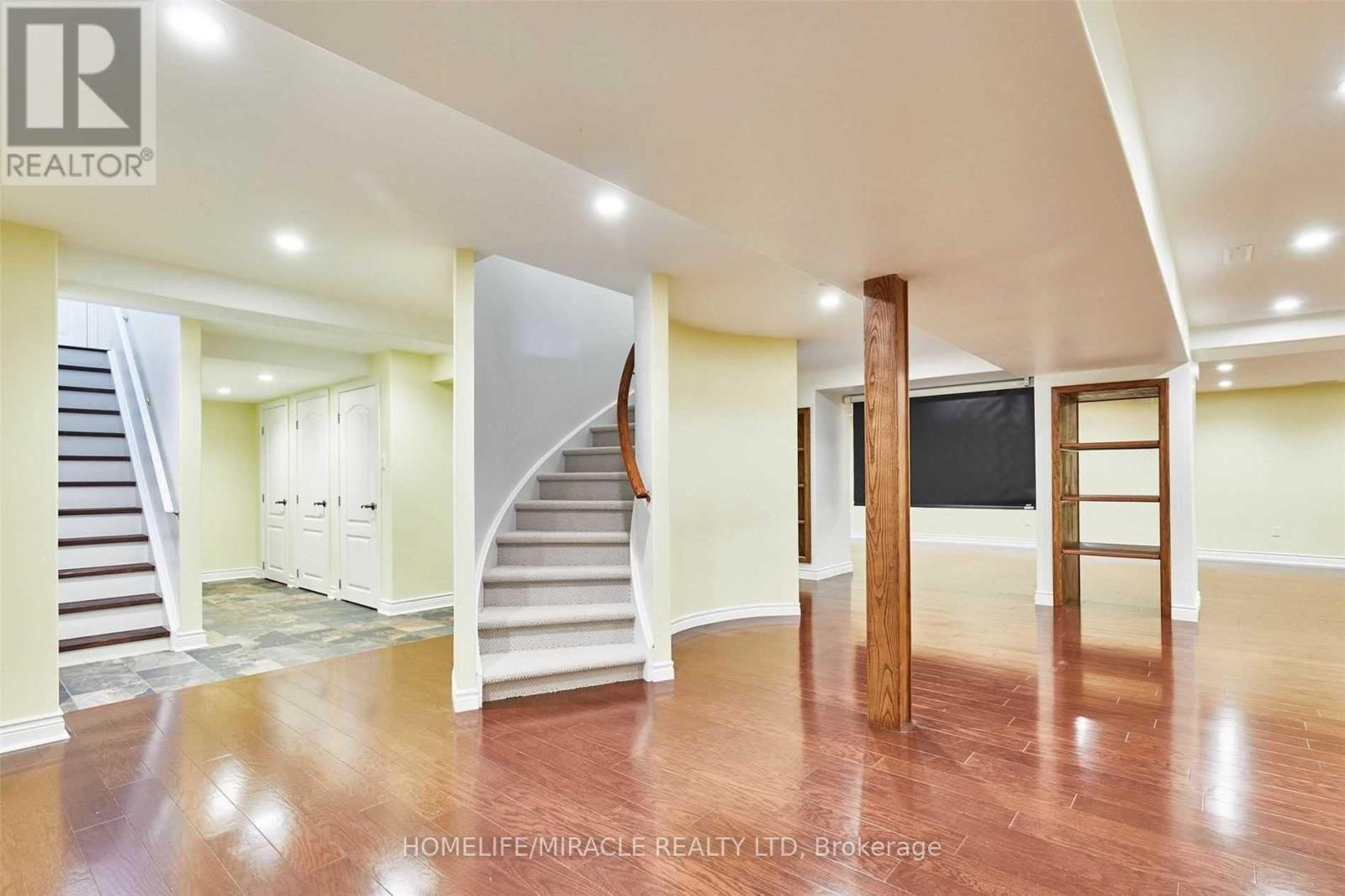 Lower - 46 Tanis Crescent, Toronto, Ontario  M1C 4Z8 - Photo 2 - E12564998