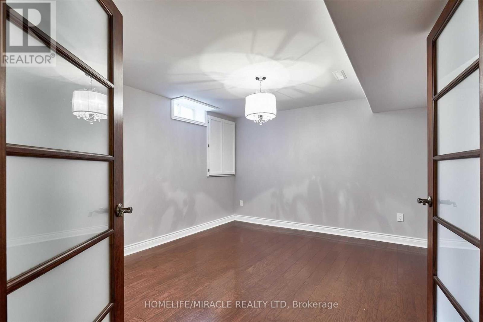 Lower - 46 Tanis Crescent, Toronto, Ontario  M1C 4Z8 - Photo 4 - E12564998