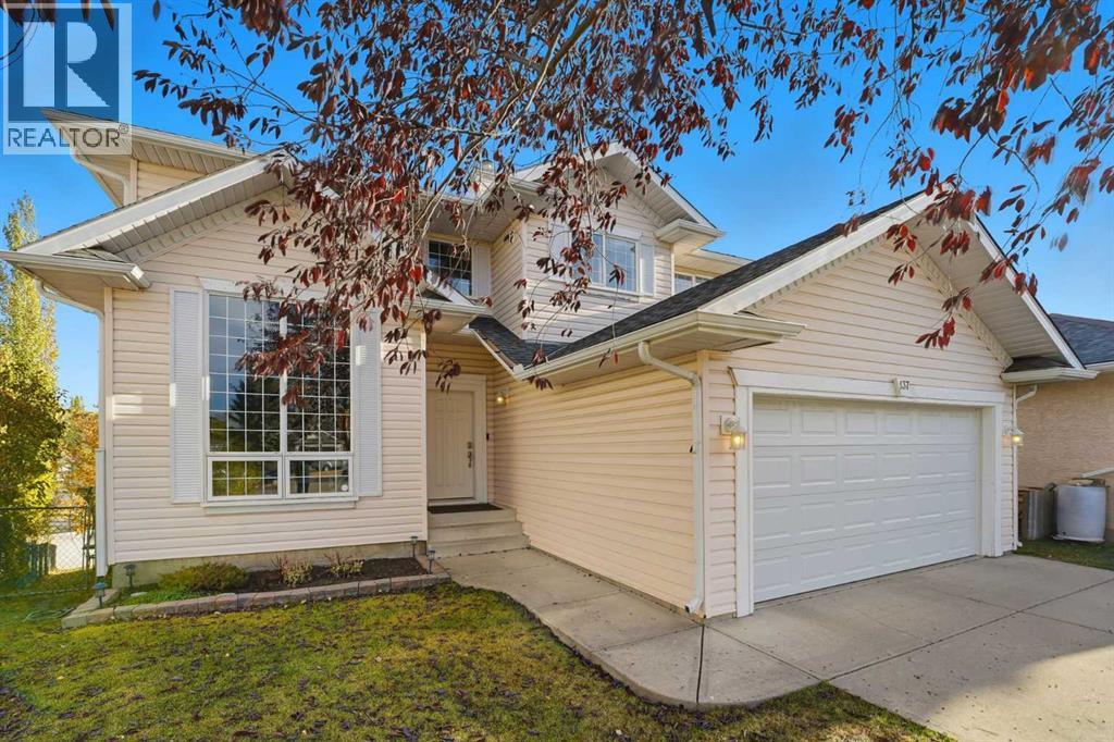 137 Sceptre Court Nw, Calgary, Alberta  T3L 1X9 - Photo 2 - A2266171