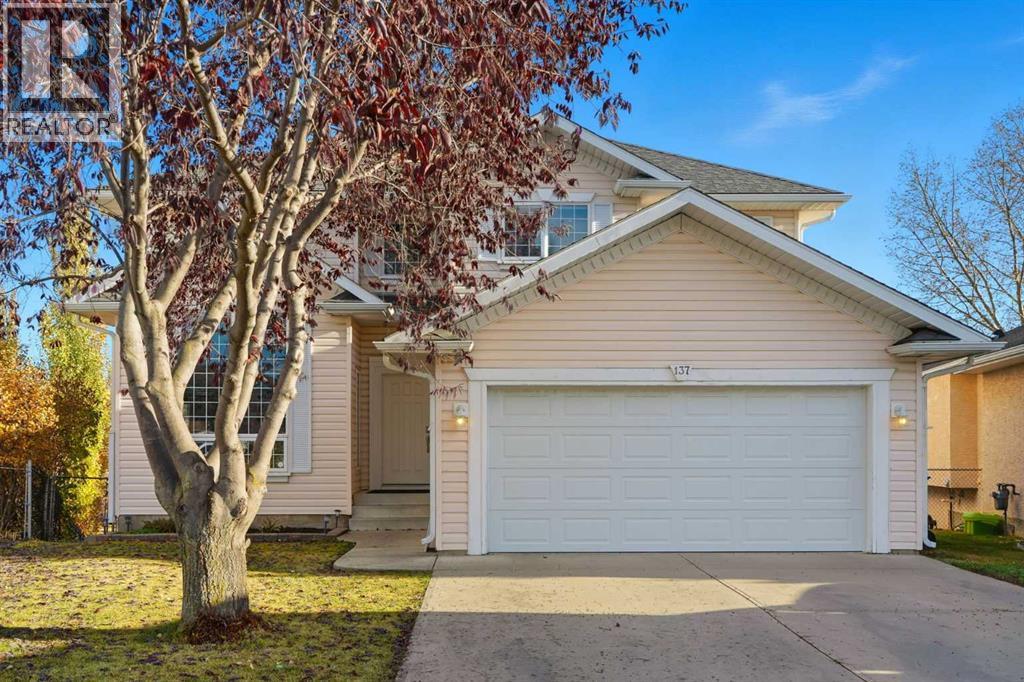 137 Sceptre Court Nw, Calgary, Alberta  T3L 1X9 - Photo 1 - A2266171