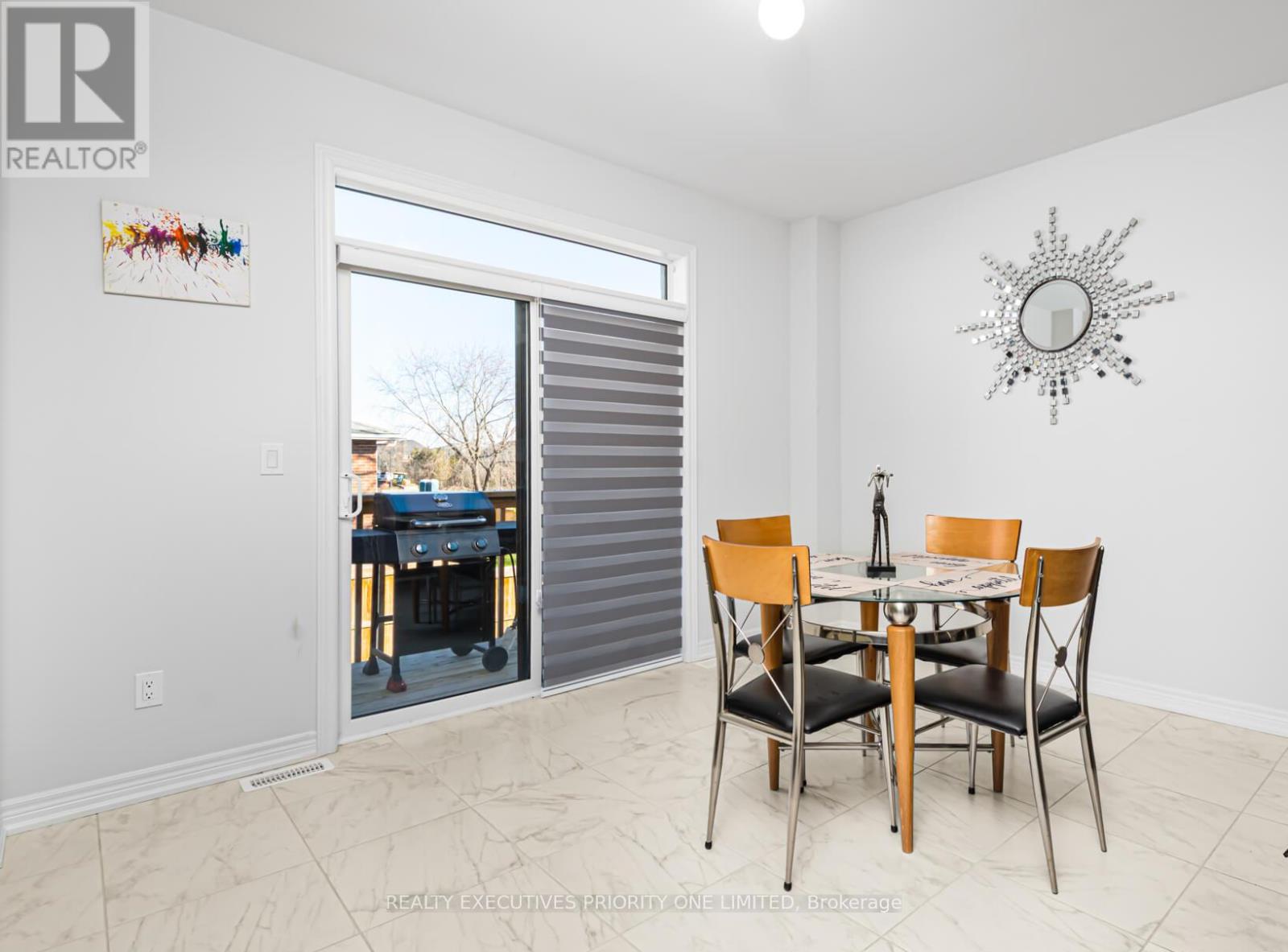 30 Sam Battaglia Crescent, Georgina, Ontario  L0E 1R0 - Photo 11 - N12537716