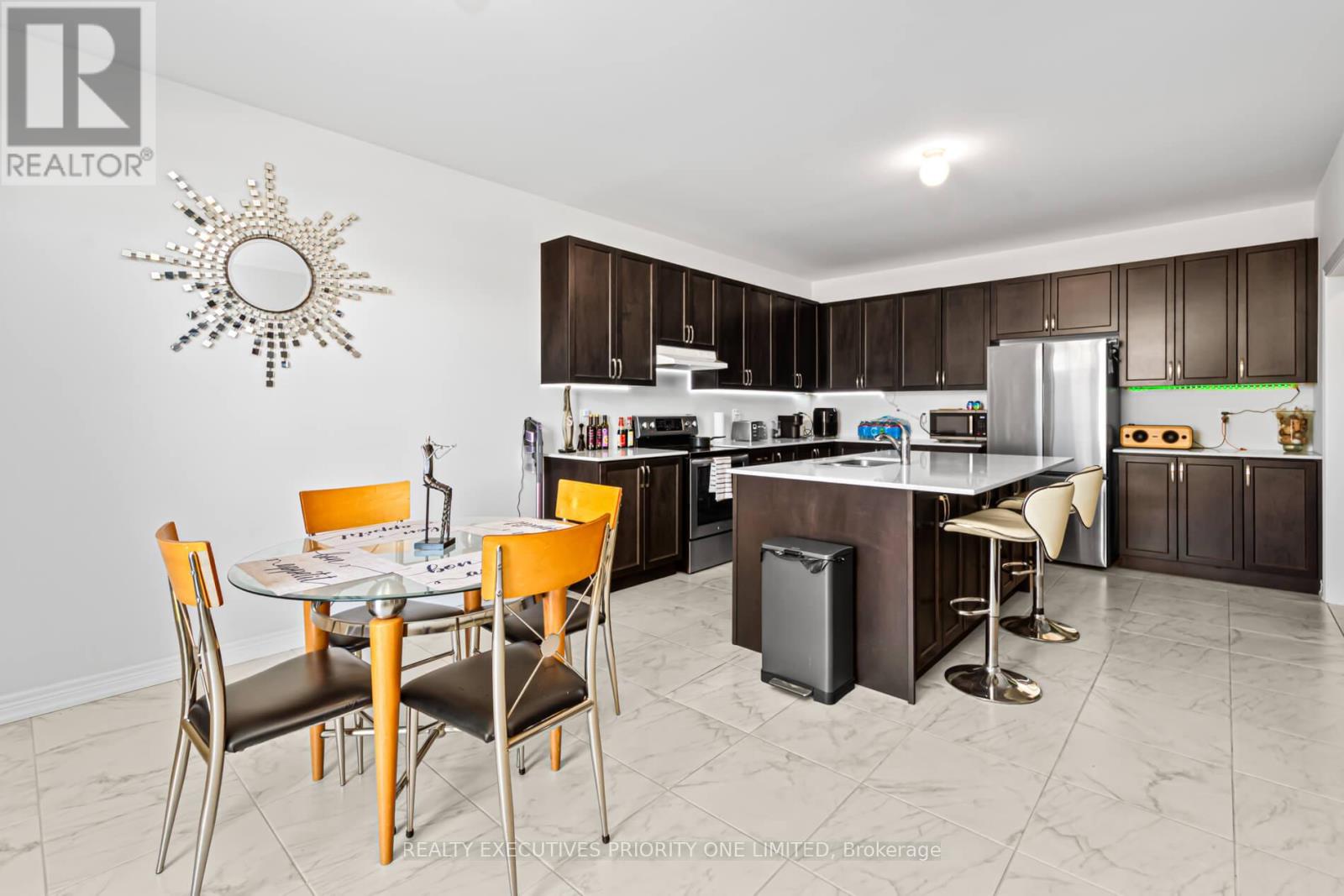 30 Sam Battaglia Crescent, Georgina, Ontario  L0E 1R0 - Photo 9 - N12537716