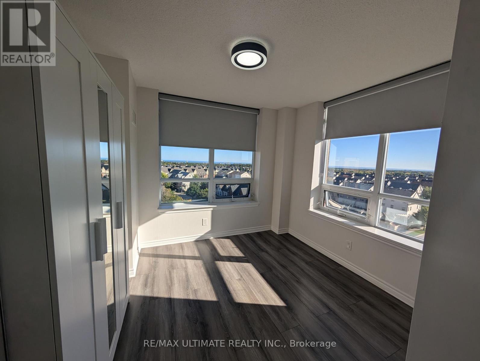 709 - 2379 Central Park Drive, Oakville, Ontario  L6H 0E3 - Photo 8 - W12439646