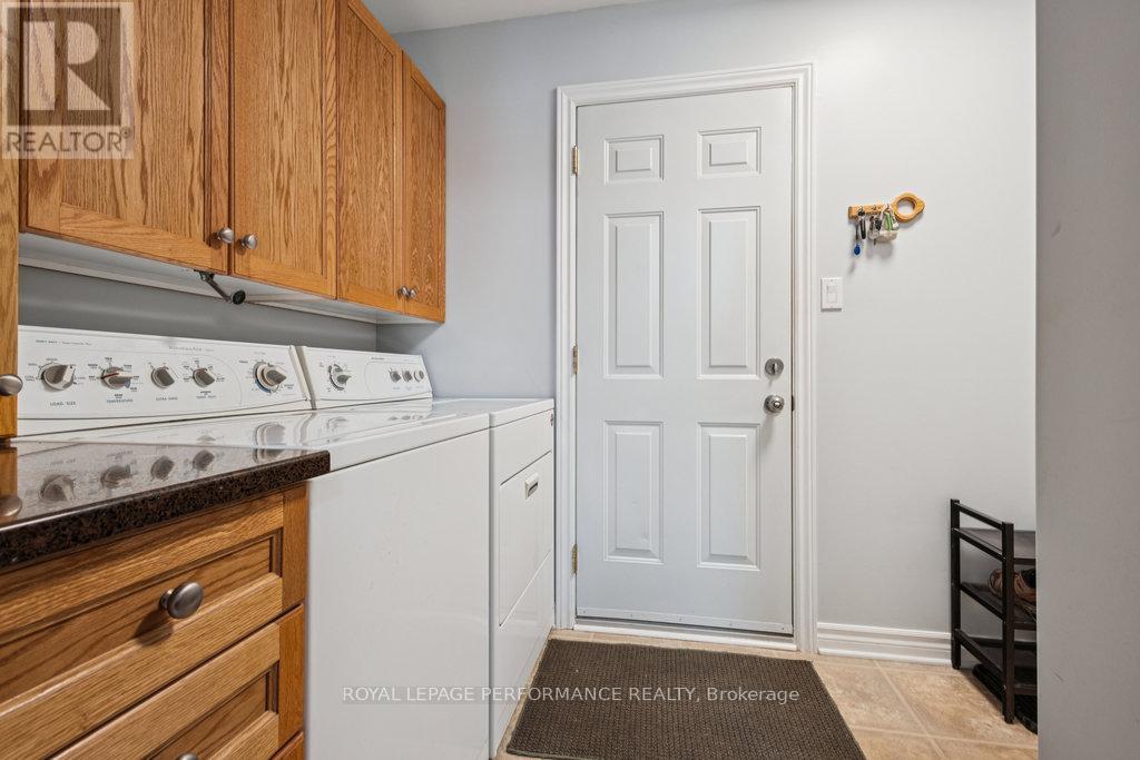 7051 Donwel Drive, Ottawa, Ontario  K4P 1M7 - Photo 11 - X12558946