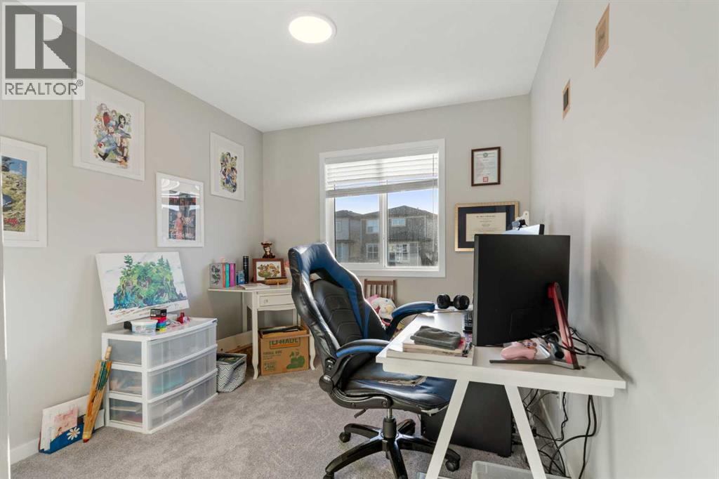 249 Masters Avenue Se, Calgary, Alberta  T3M 2C1 - Photo 12 - A2252465