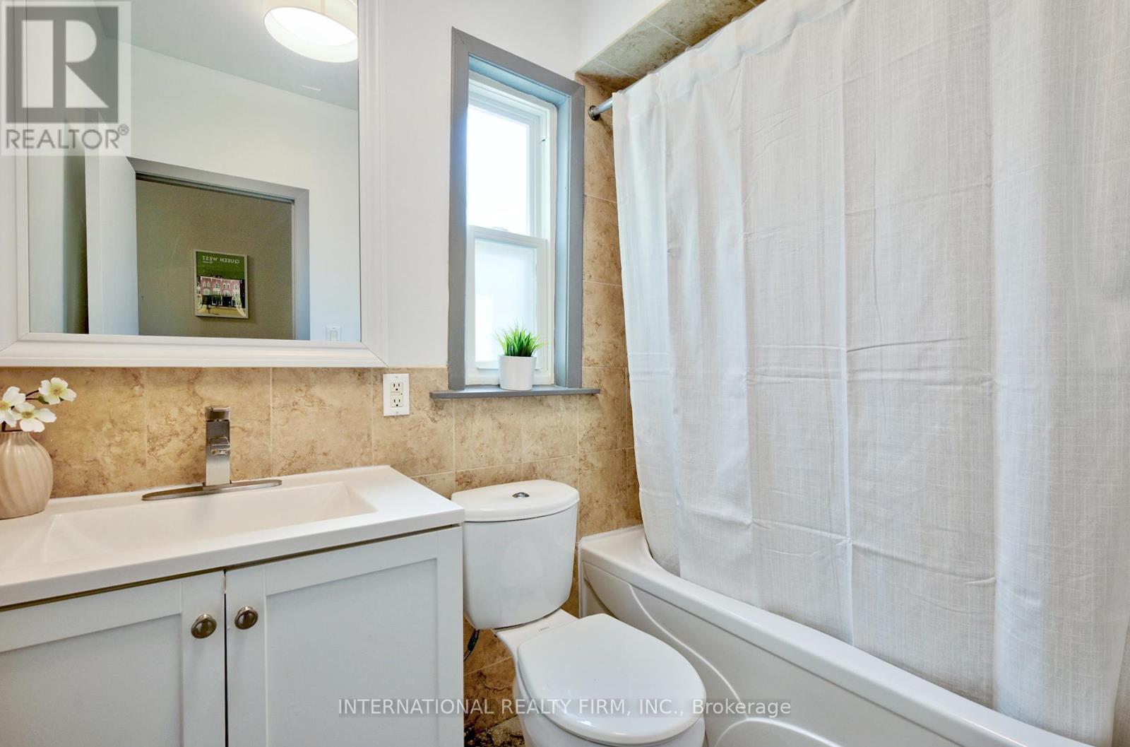 108 Shaw Street, Toronto, Ontario  M6J 2W5 - Photo 16 - C12565024