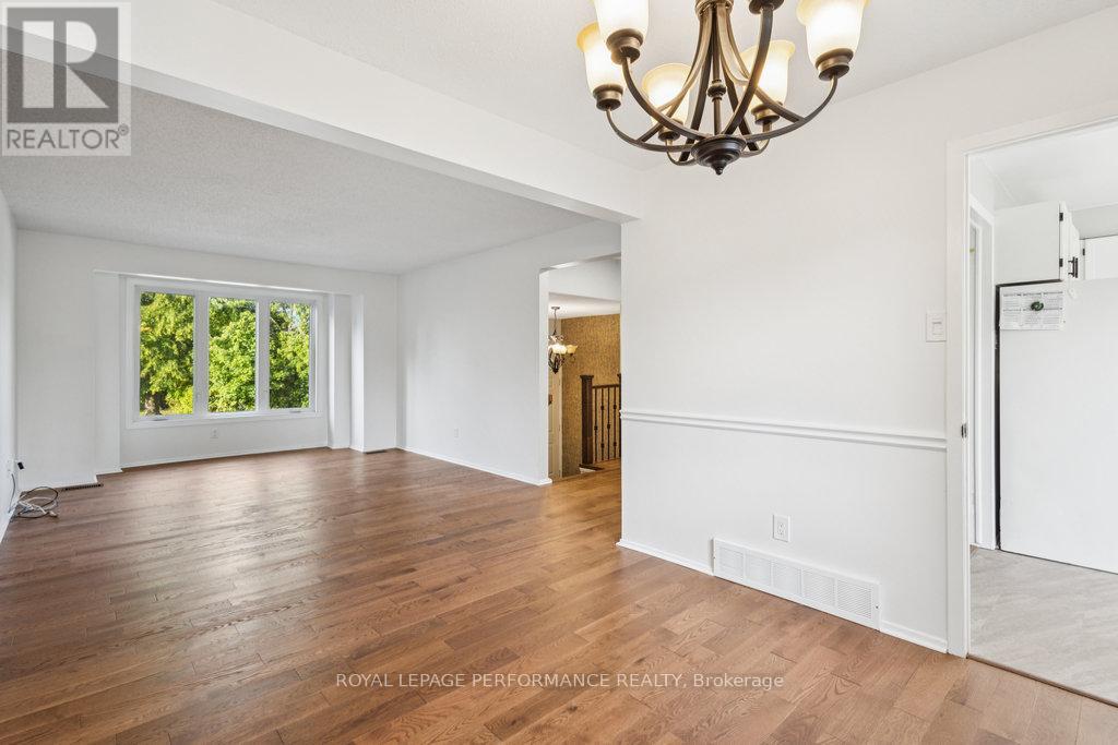 8 Gillespie Crescent, Ottawa, Ontario  K1V 9X8 - Photo 16 - X12480830