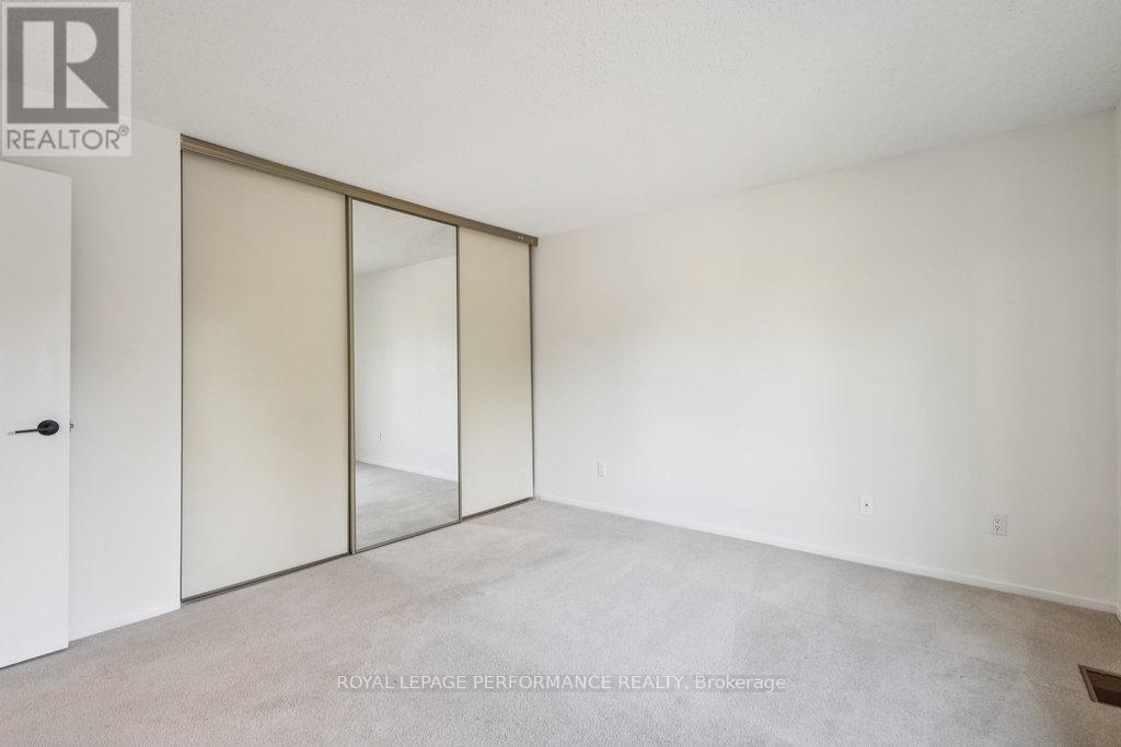 8 Gillespie Crescent, Ottawa, Ontario  K1V 9X8 - Photo 35 - X12480830
