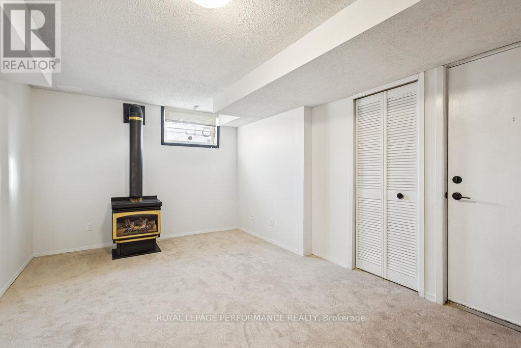 8 Gillespie Crescent, Ottawa, Ontario  K1V 9X8 - Photo 41 - X12480830