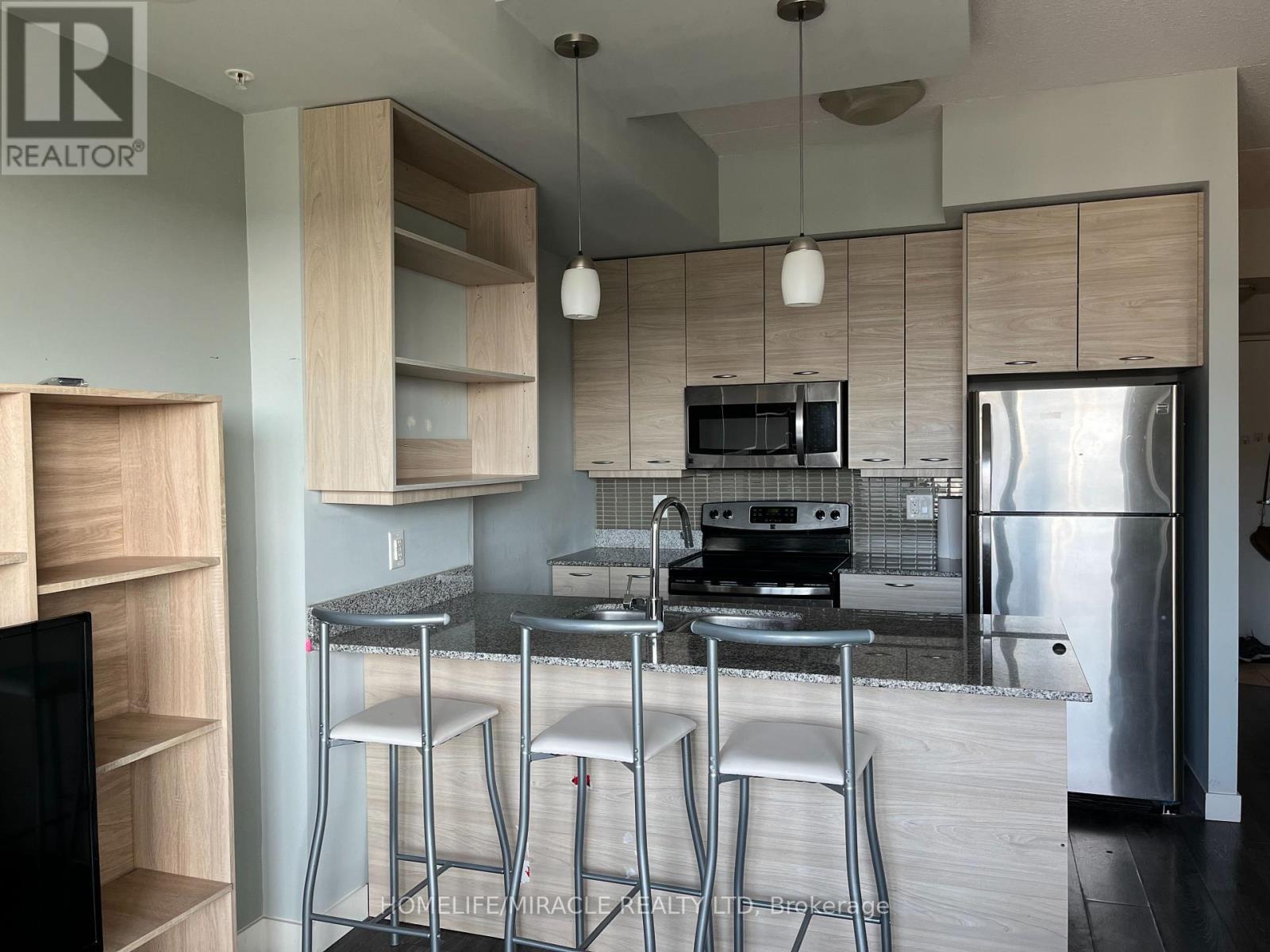 1706 - 318 Spruce Street, Waterloo, Ontario  N2L 3M7 - Photo 3 - X12565004