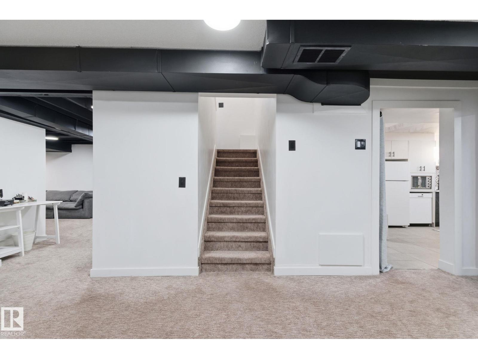 8043 135 Av Nw, Edmonton, Alberta  T5C 2H3 - Photo 38 - E4466341