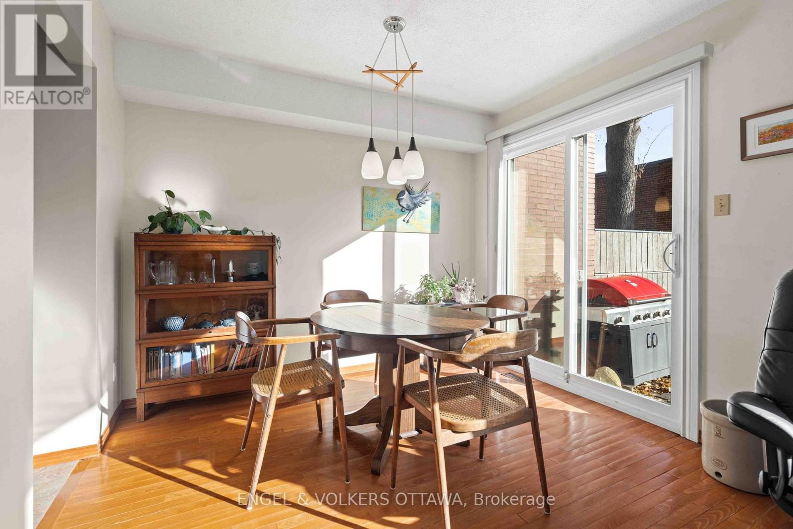 18 - 110 Walnut Court, Ottawa, Ontario  K1R 7W2 - Photo 13 - X12565056