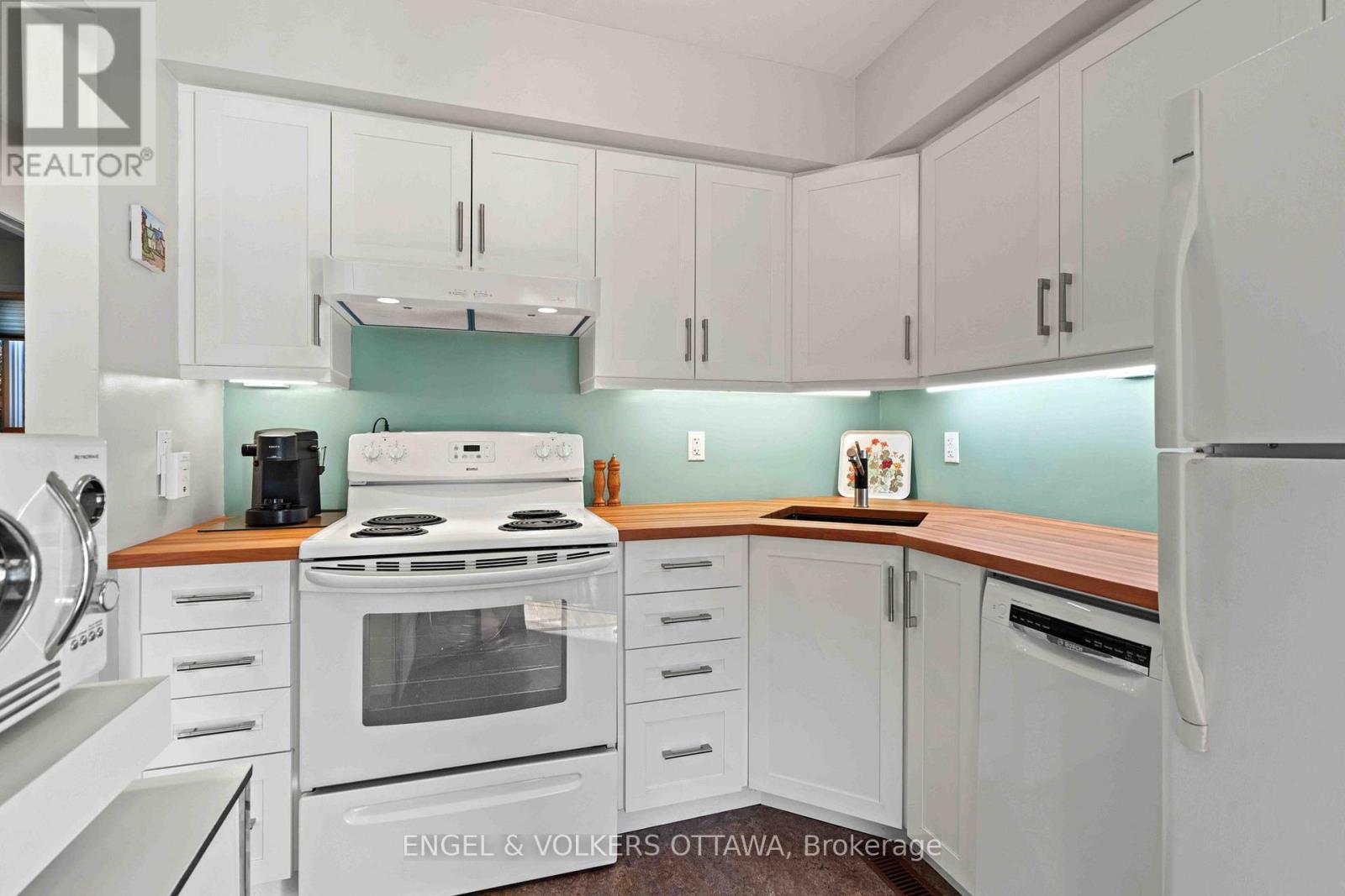 18 - 110 Walnut Court, Ottawa, Ontario  K1R 7W2 - Photo 16 - X12565056