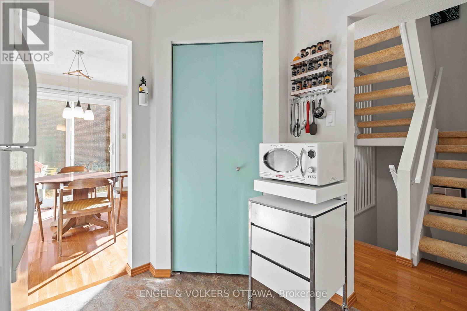 18 - 110 Walnut Court, Ottawa, Ontario  K1R 7W2 - Photo 18 - X12565056