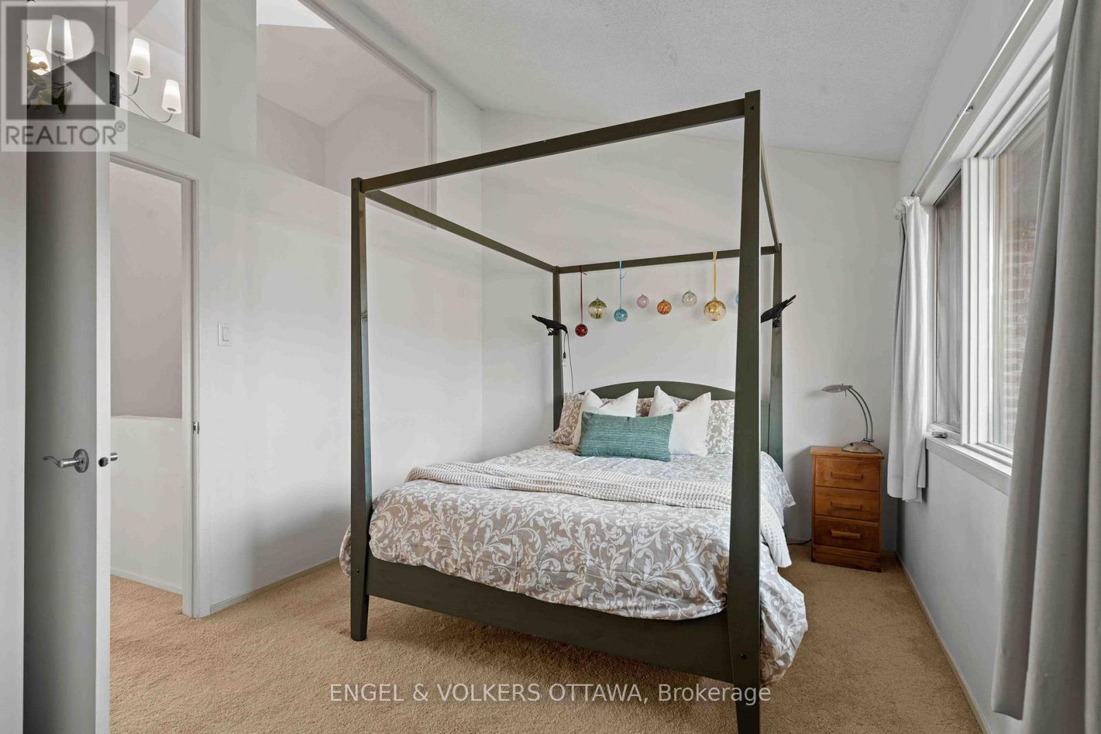 18 - 110 Walnut Court, Ottawa, Ontario  K1R 7W2 - Photo 23 - X12565056