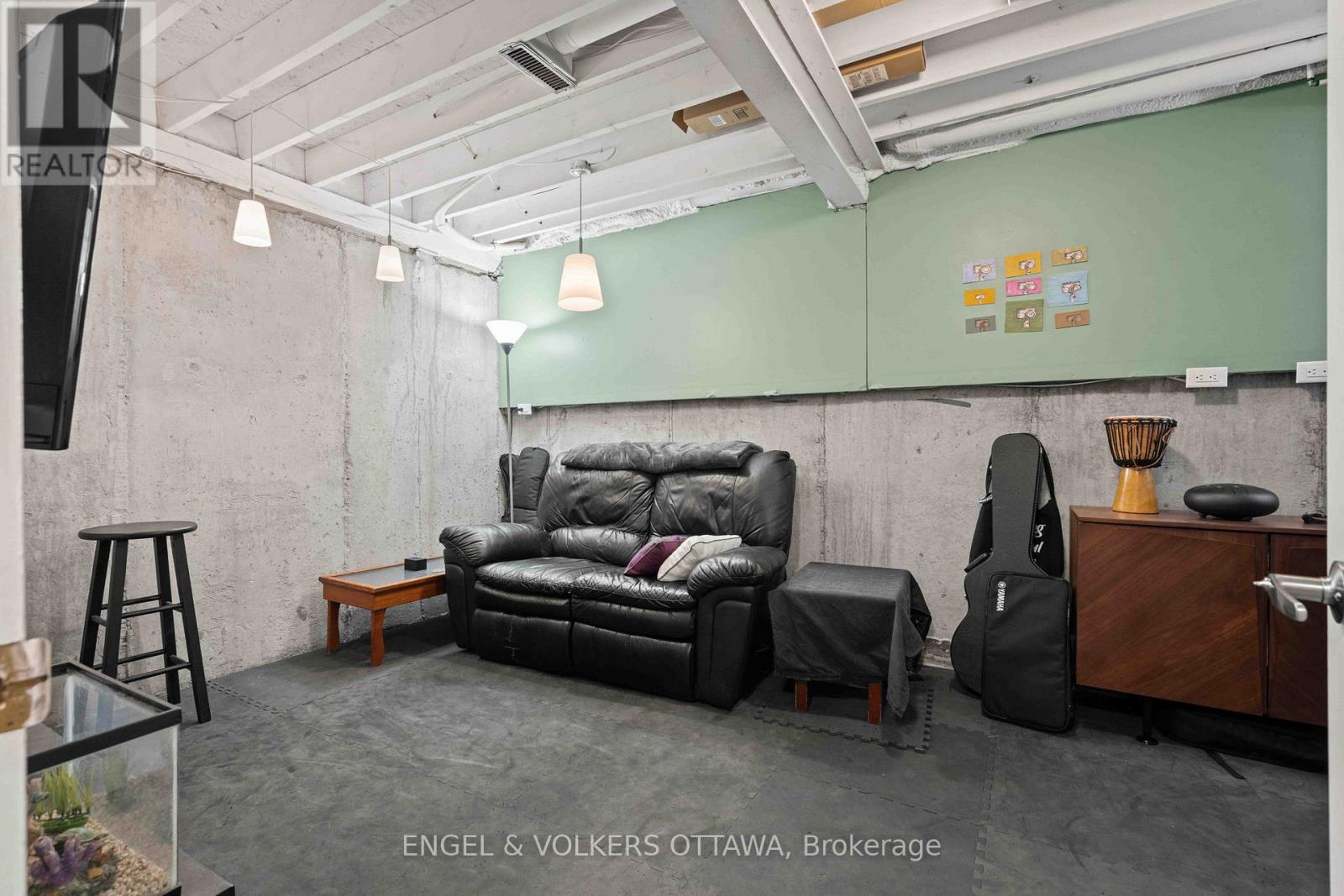 18 - 110 Walnut Court, Ottawa, Ontario  K1R 7W2 - Photo 31 - X12565056