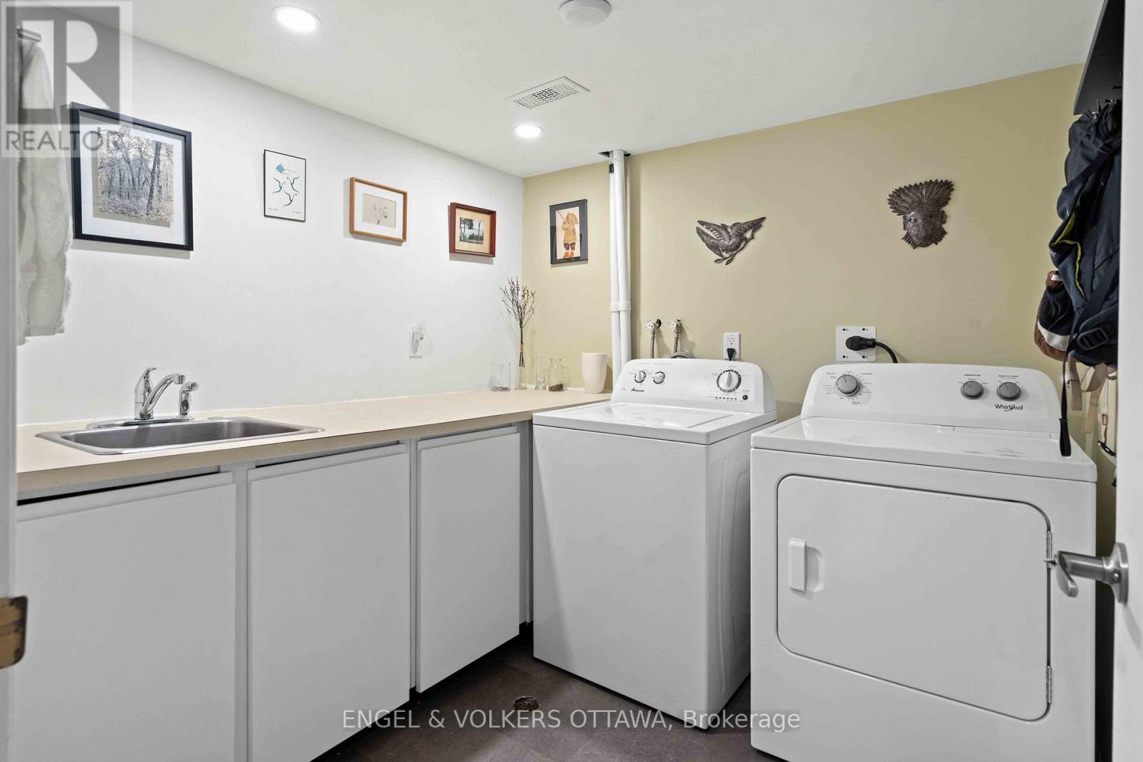 18 - 110 Walnut Court, Ottawa, Ontario  K1R 7W2 - Photo 34 - X12565056