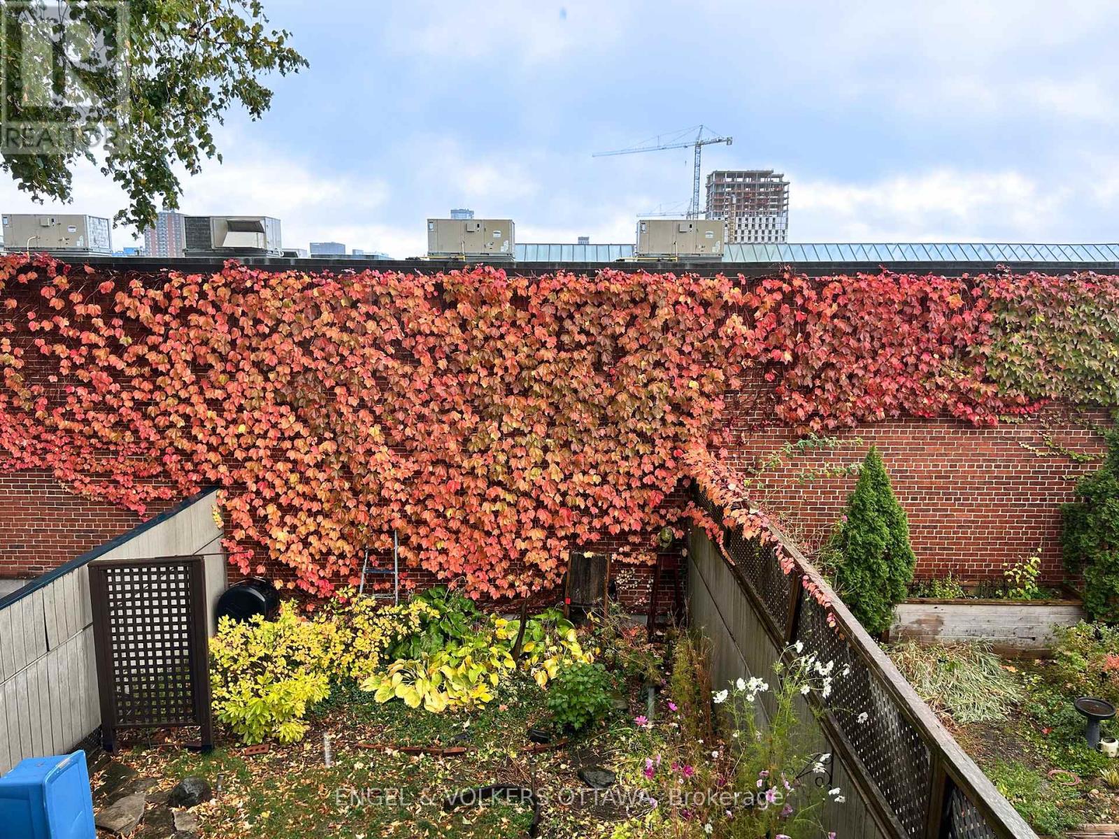 18 - 110 Walnut Court, Ottawa, Ontario  K1R 7W2 - Photo 38 - X12565056