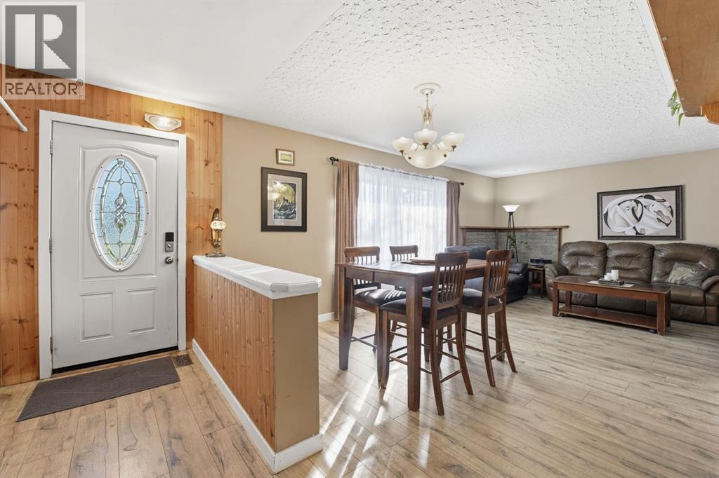 74 Mcrae Street E, Okotoks, Alberta  T1S 1J6 - Photo 9 - A2261407