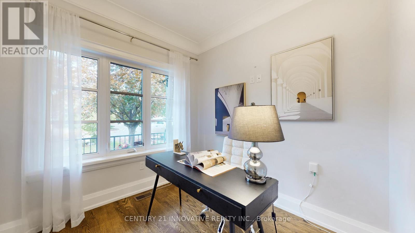 1 Dustan Crescent, Toronto, Ontario  M4J 4G4 - Photo 16 - E12508890