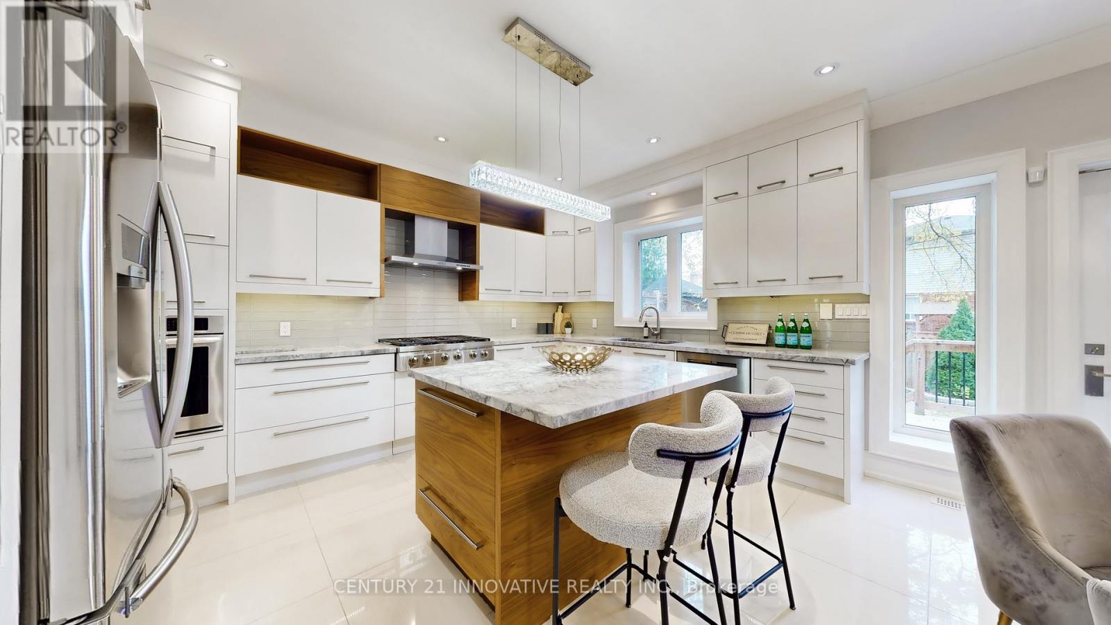 1 Dustan Crescent, Toronto, Ontario  M4J 4G4 - Photo 11 - E12508890