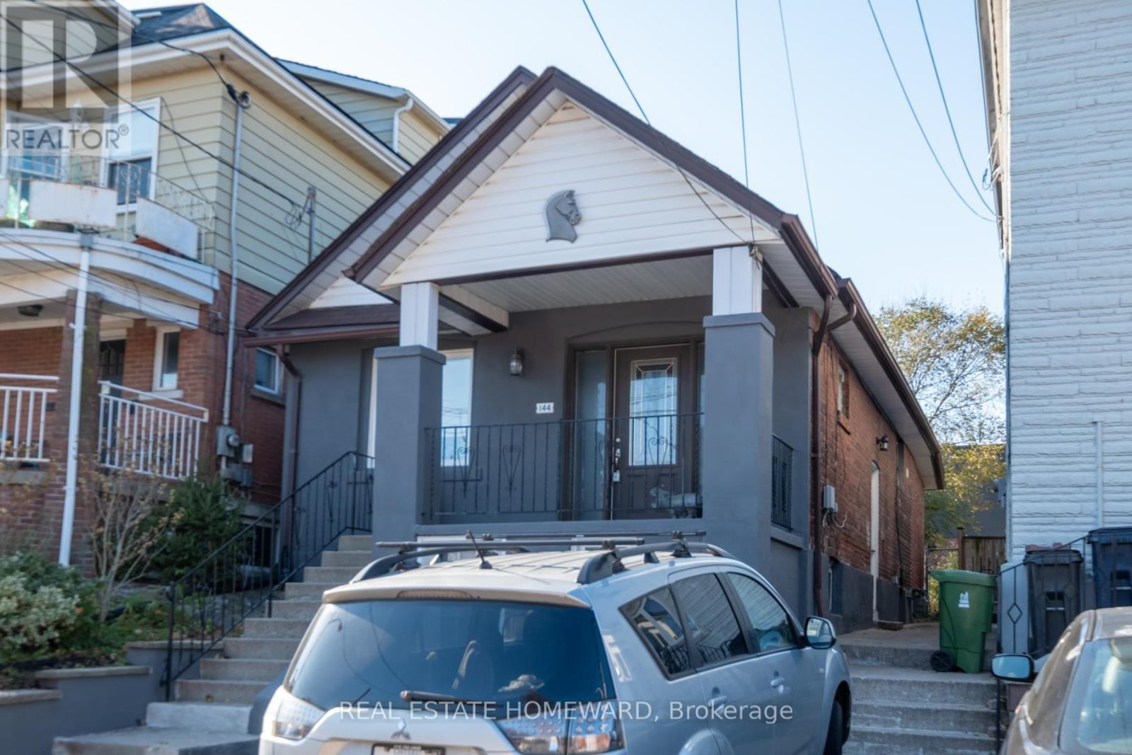 144 Westlake Avenue, Toronto, Ontario  M4C 4R9 - Photo 2 - E12513298