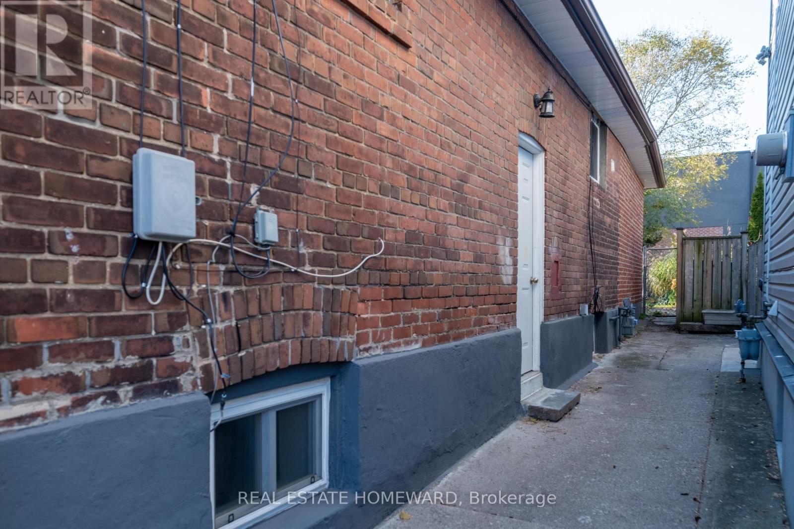 144 Westlake Avenue, Toronto, Ontario  M4C 4R9 - Photo 23 - E12513298