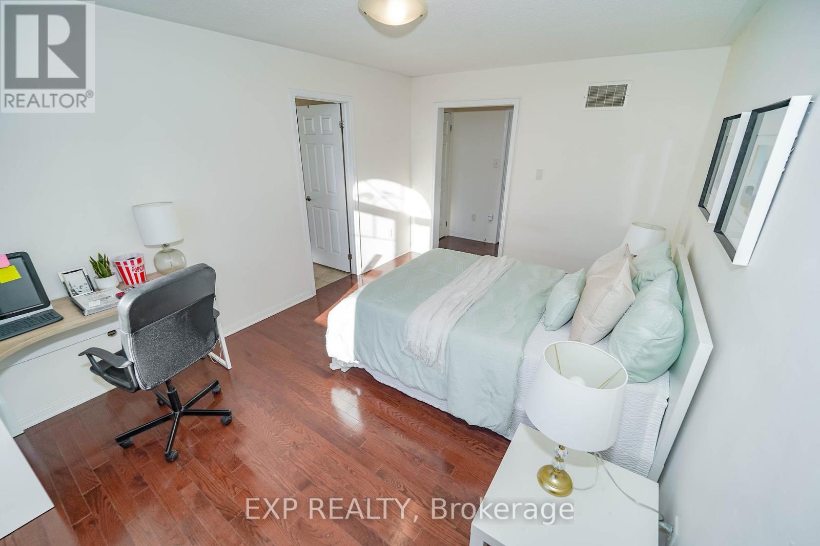 18 Winkler Terrace, Toronto, Ontario  M1L 0C2 - Photo 20 - E12563780