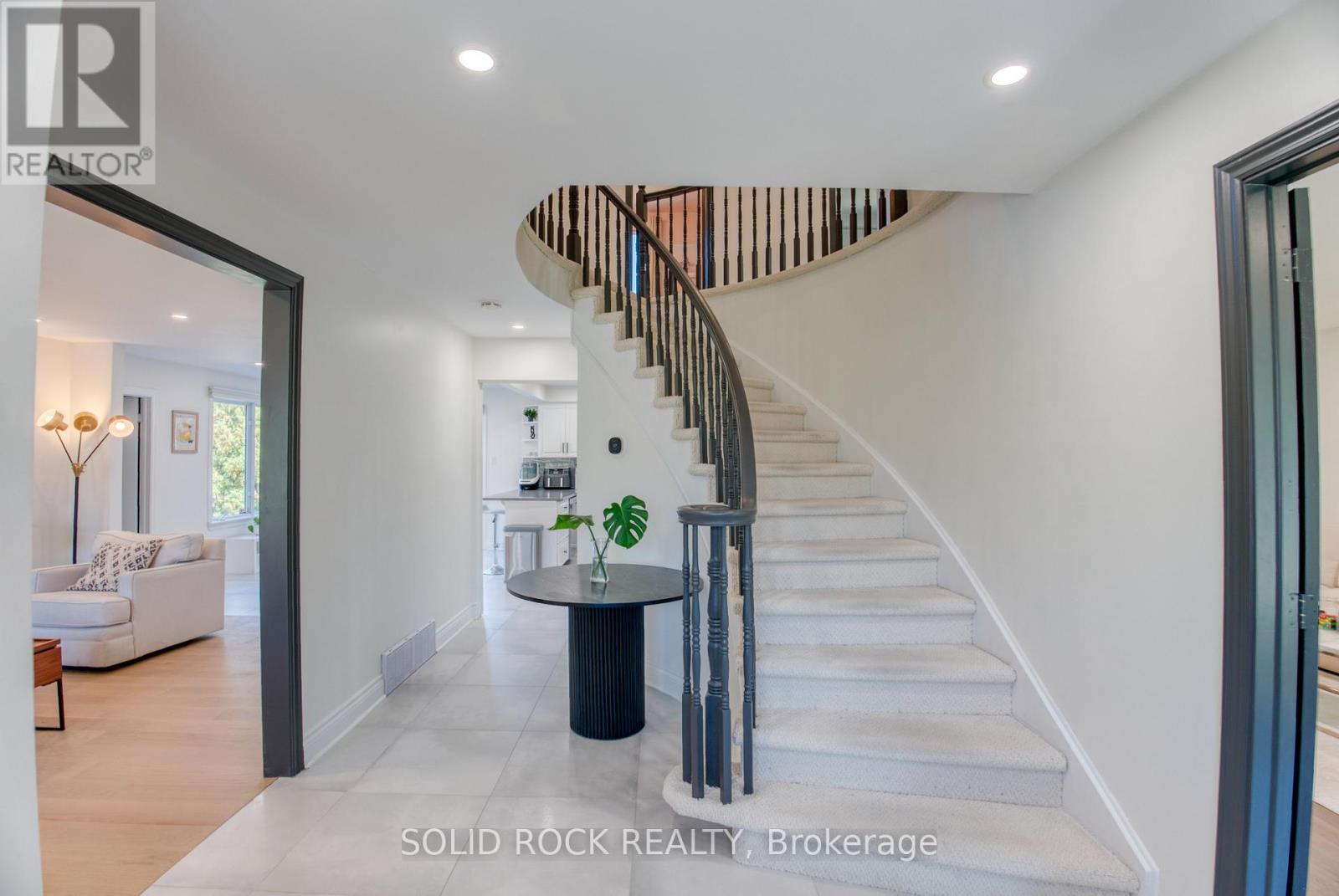 13 Weatherwood Crescent, Ottawa, Ontario  K2E 7C5 - Photo 6 - X12409317