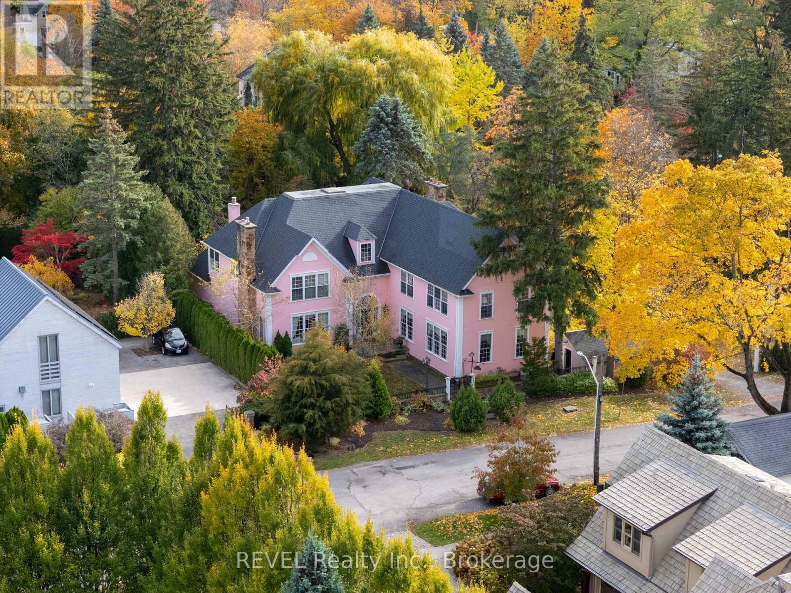 242 SIMCOE STREET, Niagara-on-the-Lake, Ontario