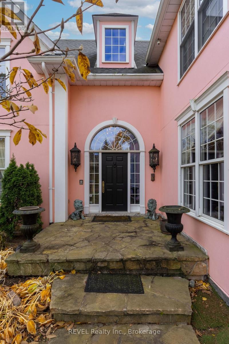 242 Simcoe Street, Niagara-On-The-Lake, Ontario  L0S 1J0 - Photo 10 - X12565068