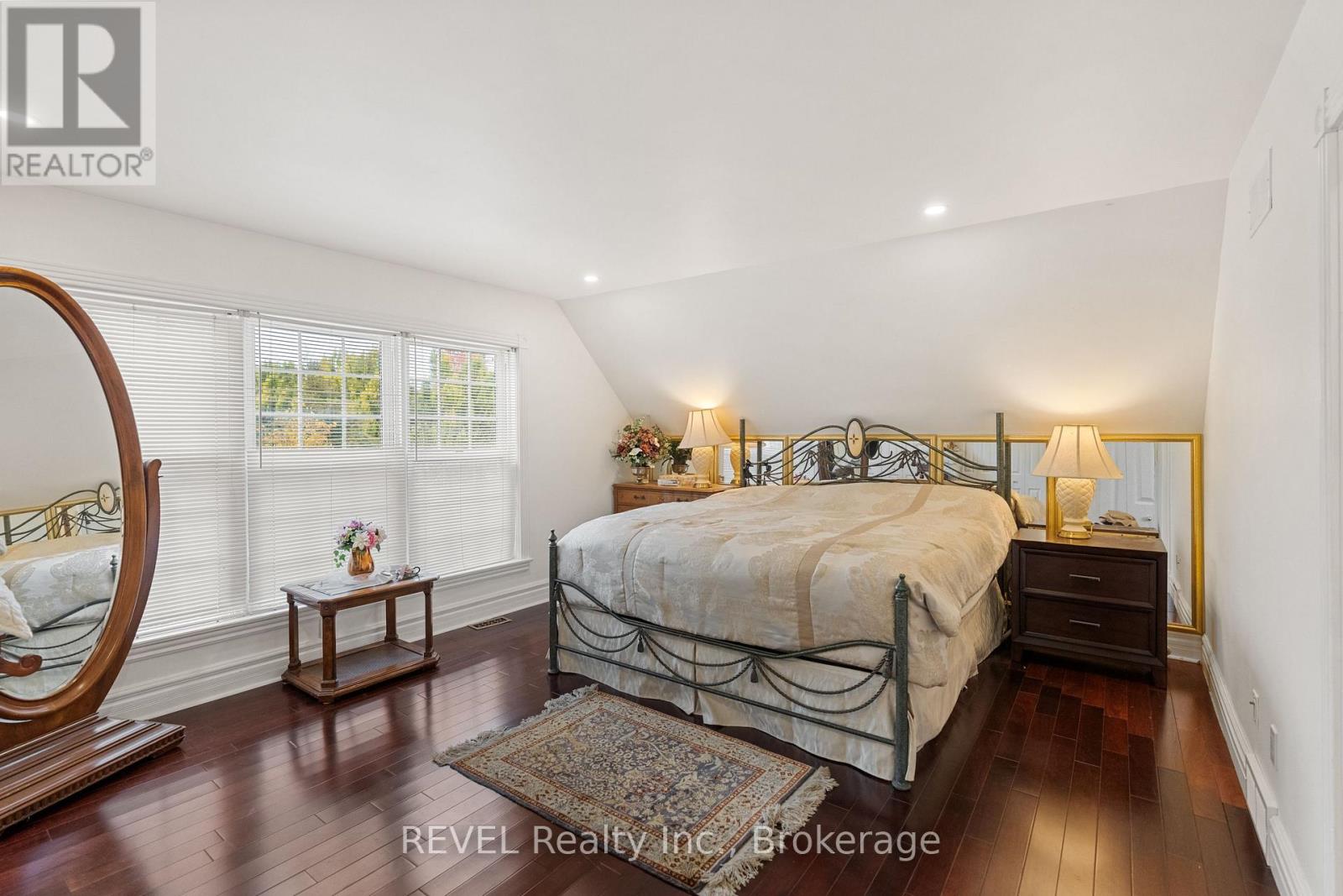 242 Simcoe Street, Niagara-On-The-Lake, Ontario  L0S 1J0 - Photo 21 - X12565068