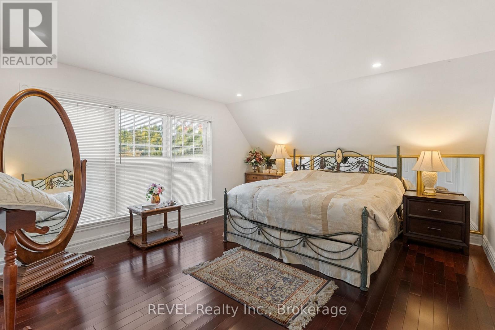 242 Simcoe Street, Niagara-On-The-Lake, Ontario  L0S 1J0 - Photo 24 - X12565068